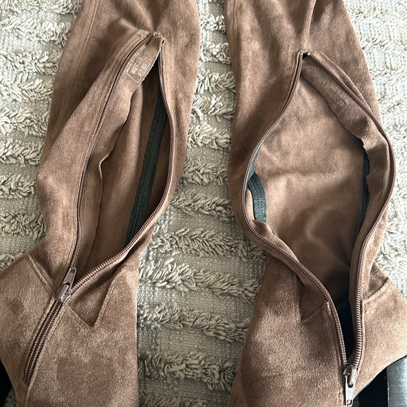 Jeffrey Campbell thigh high, chocolate brn, suede like, block heeled boots, 7.5 - Picture 3 of 6